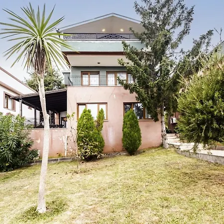 Villa Remarkable Close To With Pool In Sile