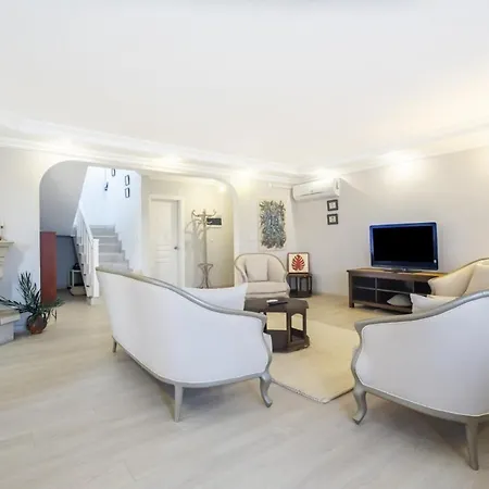 Remarkable Close To With Pool In Sile Estambul
