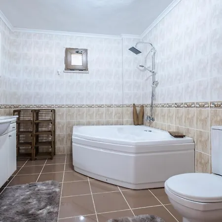 Remarkable Close To With Pool In Sile